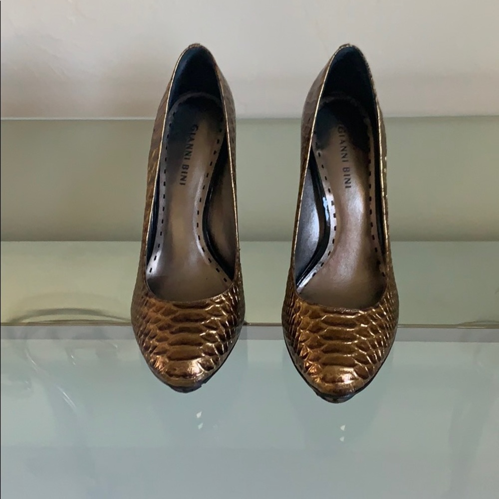 Gianni Bini Bronze Heels